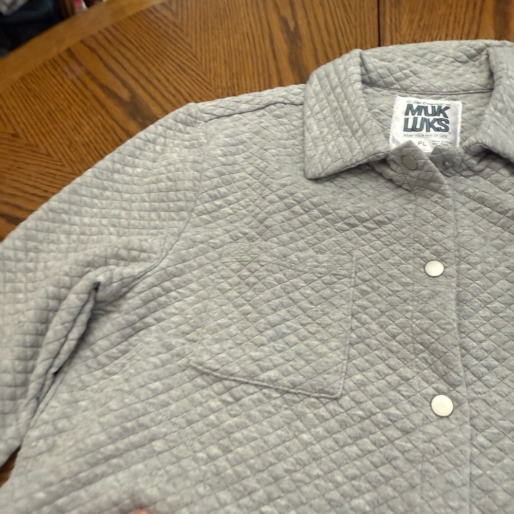 New with Tags Muk Luks Light Gray Quilted Kids Button Down Shirt - Picture 4 of 6